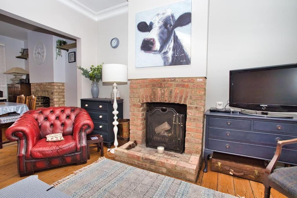 Restful And Cosy 4 Bed Home Minutes From The Beach Sandgate Exterior photo