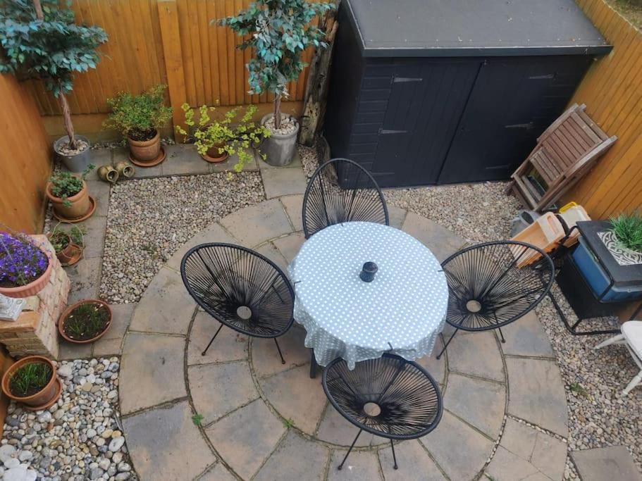 Restful And Cosy 4 Bed Home Minutes From The Beach Sandgate Exterior photo