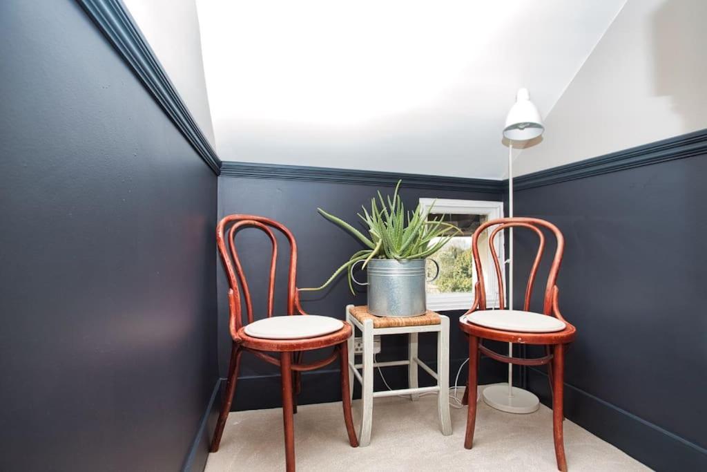 Restful And Cosy 4 Bed Home Minutes From The Beach Sandgate Exterior photo
