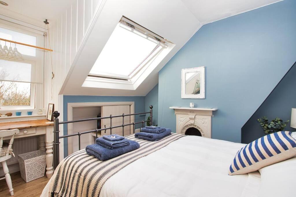 Restful And Cosy 4 Bed Home Minutes From The Beach Sandgate Exterior photo